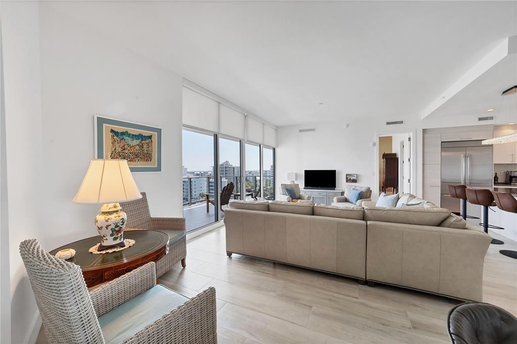 For Sale: $2,495,000 (3 beds, 2 baths, 2040 Square Feet)