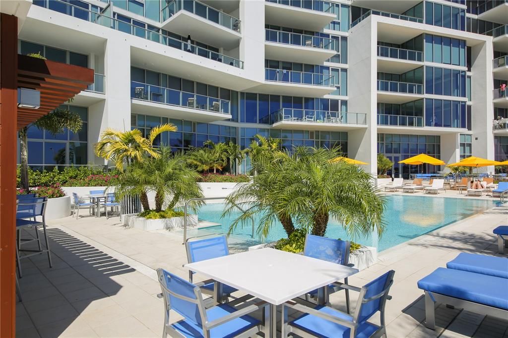 For Sale: $2,495,000 (3 beds, 2 baths, 2040 Square Feet)