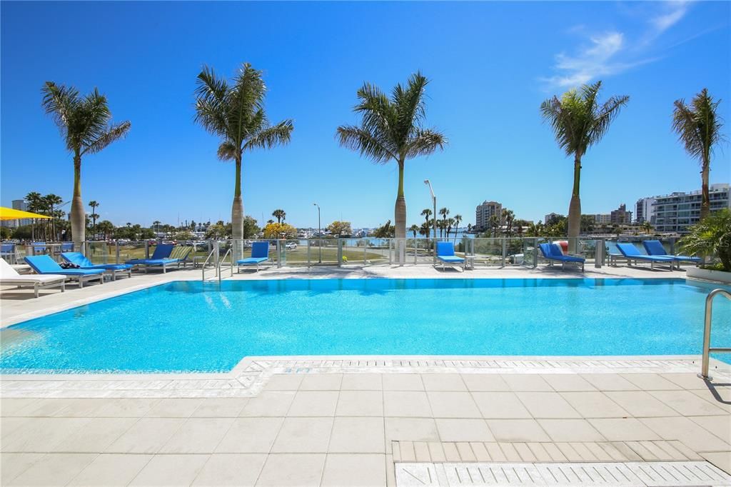 For Sale: $2,495,000 (3 beds, 2 baths, 2040 Square Feet)