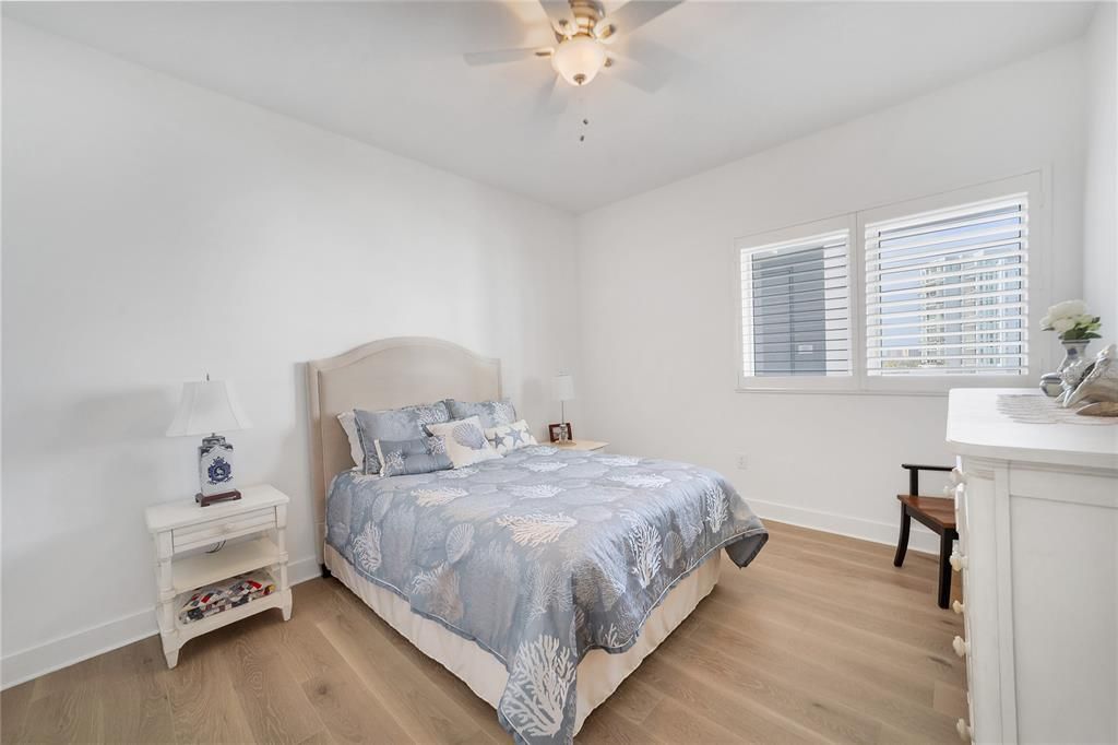 For Sale: $2,495,000 (3 beds, 2 baths, 2040 Square Feet)