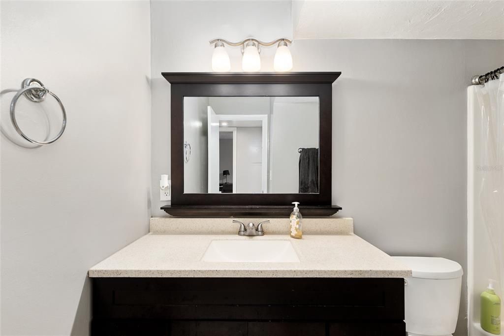 For Sale: $129,900 (1 beds, 1 baths, 576 Square Feet)