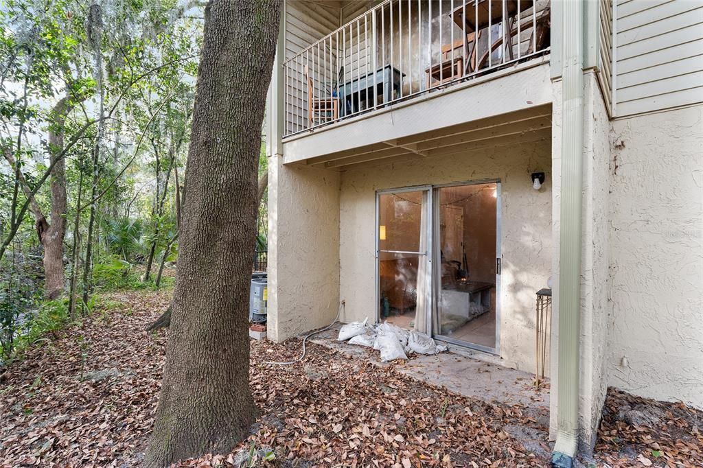 For Sale: $129,900 (1 beds, 1 baths, 576 Square Feet)