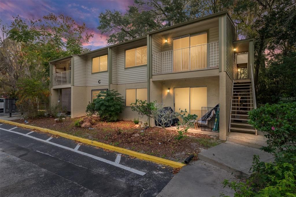 For Sale: $129,900 (1 beds, 1 baths, 576 Square Feet)