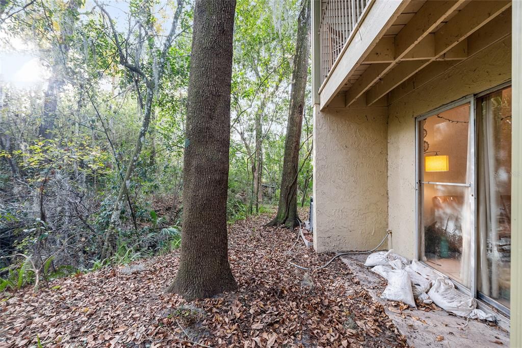 For Sale: $129,900 (1 beds, 1 baths, 576 Square Feet)