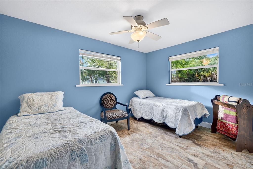 For Sale: $365,000 (4 beds, 3 baths, 1734 Square Feet)