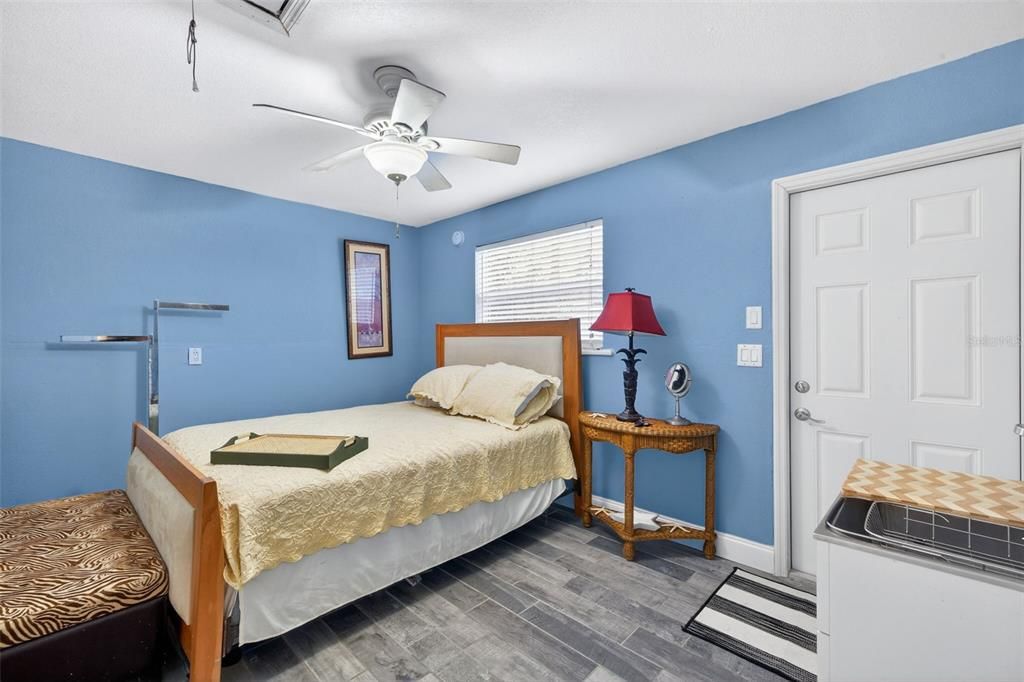 For Sale: $365,000 (4 beds, 3 baths, 1734 Square Feet)