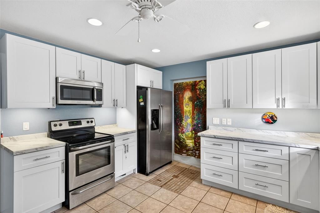 For Sale: $365,000 (4 beds, 3 baths, 1734 Square Feet)