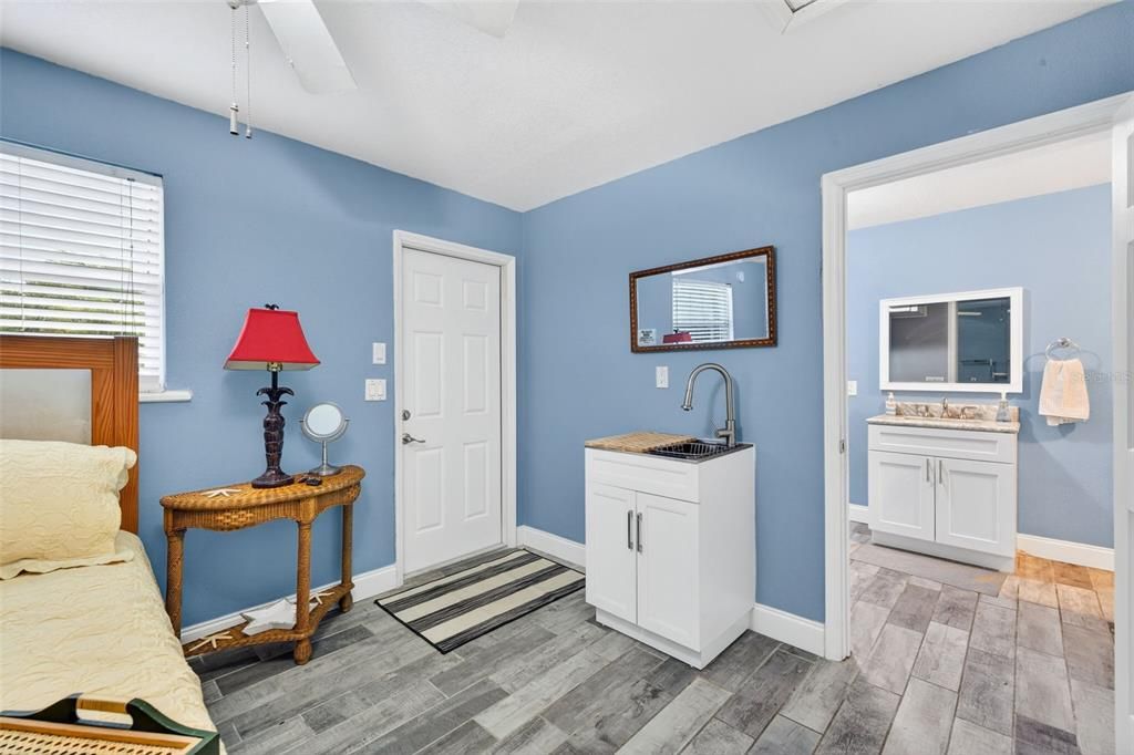 For Sale: $365,000 (4 beds, 3 baths, 1734 Square Feet)