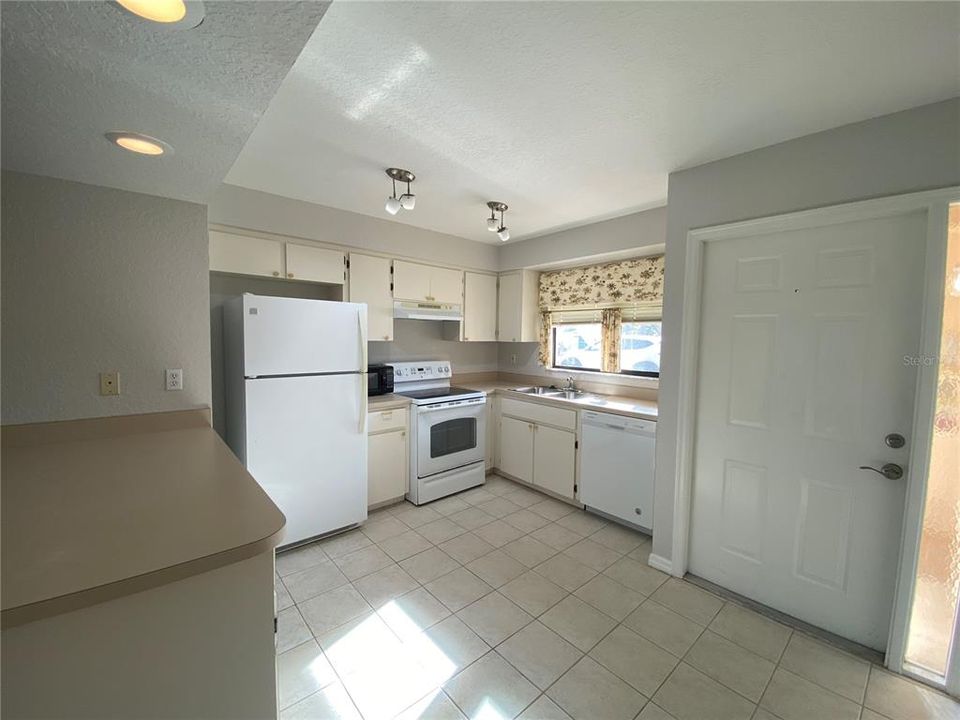 For Rent: $1,295 (2 beds, 2 baths, 1017 Square Feet)