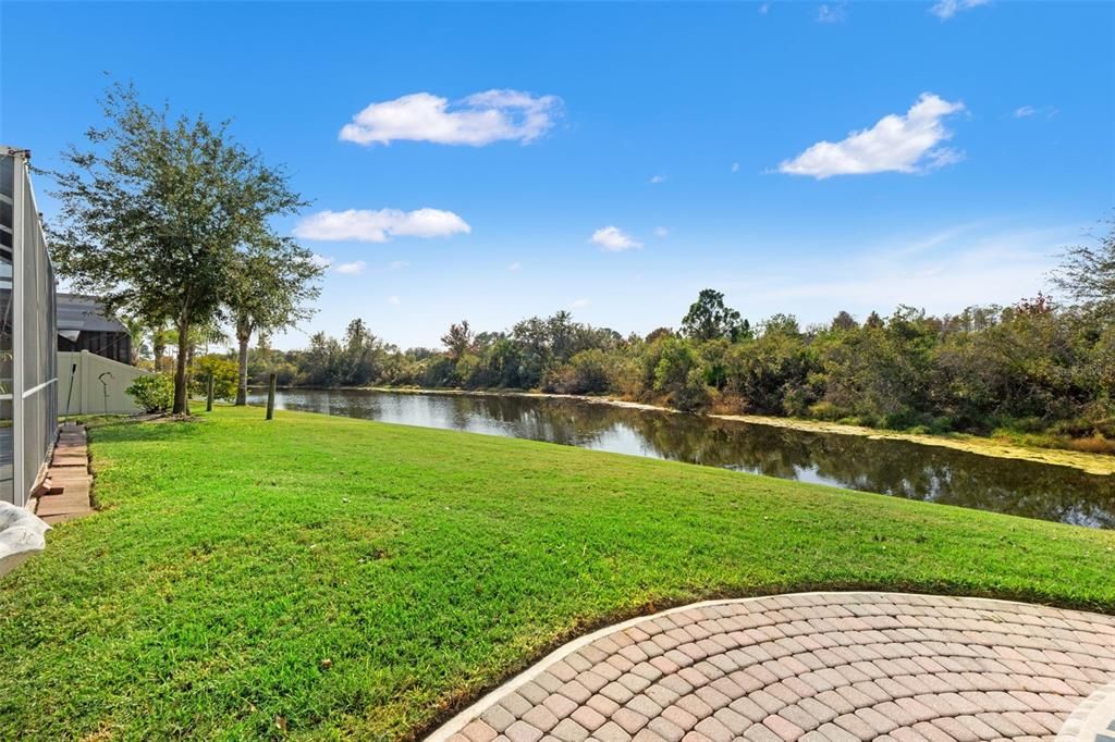 For Sale: $560,000 (4 beds, 3 baths, 2112 Square Feet)