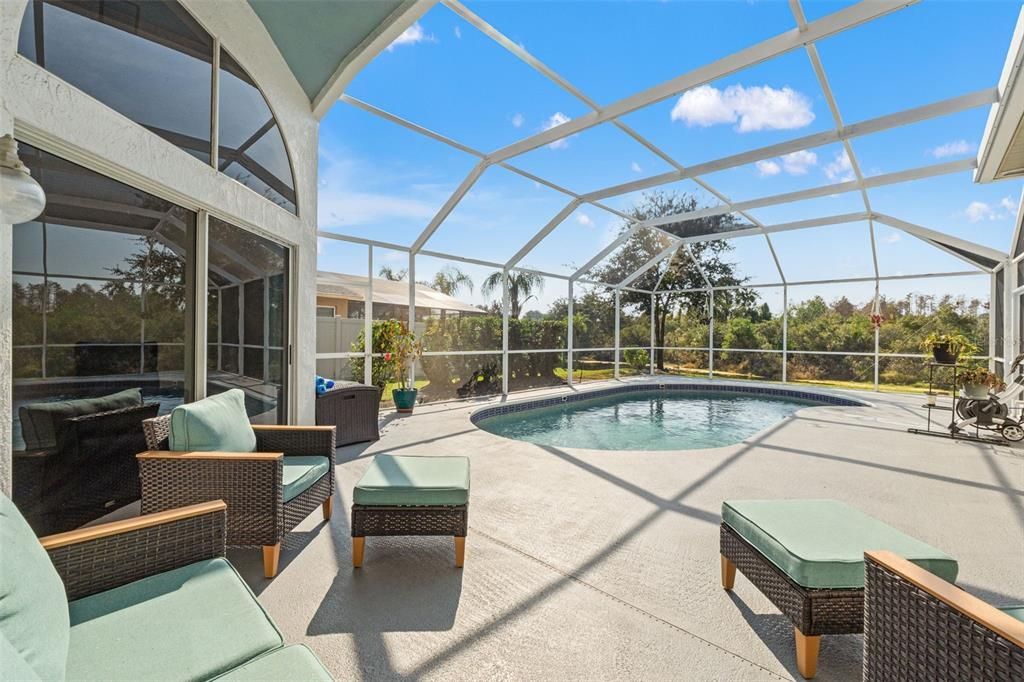 For Sale: $560,000 (4 beds, 3 baths, 2112 Square Feet)