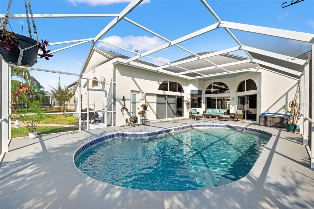 For Sale: $560,000 (4 beds, 3 baths, 2112 Square Feet)