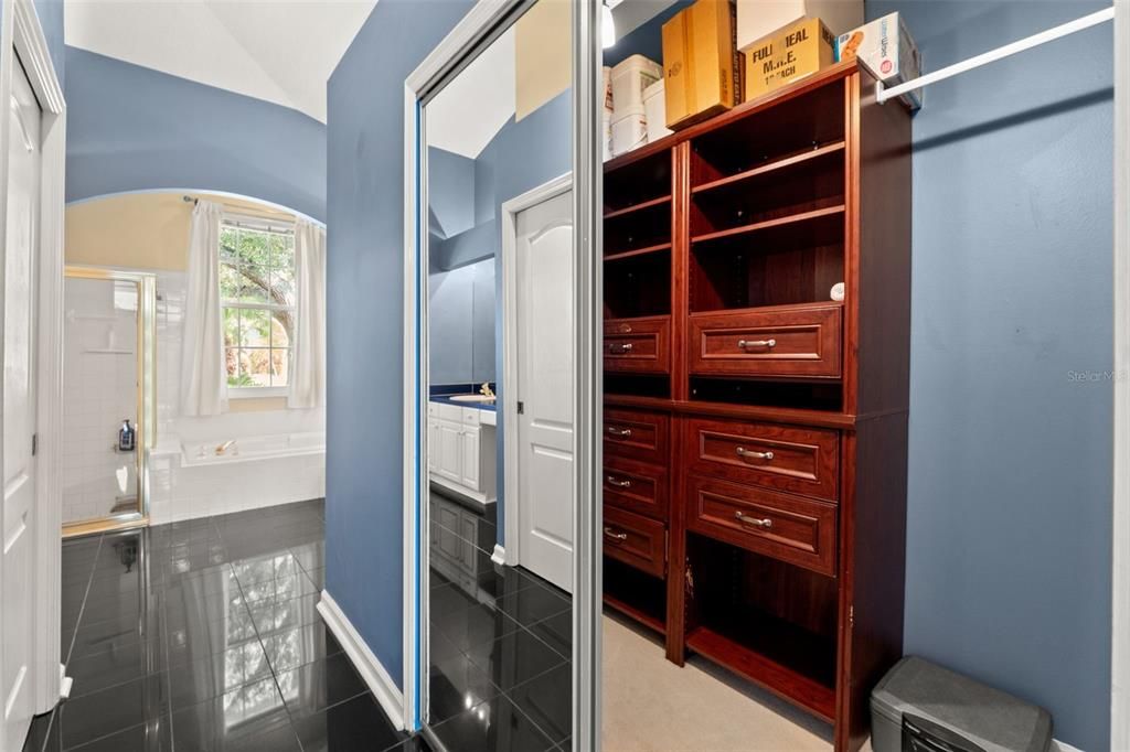 For Sale: $560,000 (4 beds, 3 baths, 2112 Square Feet)