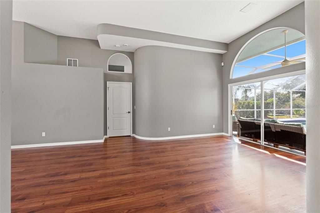 For Sale: $560,000 (4 beds, 3 baths, 2112 Square Feet)