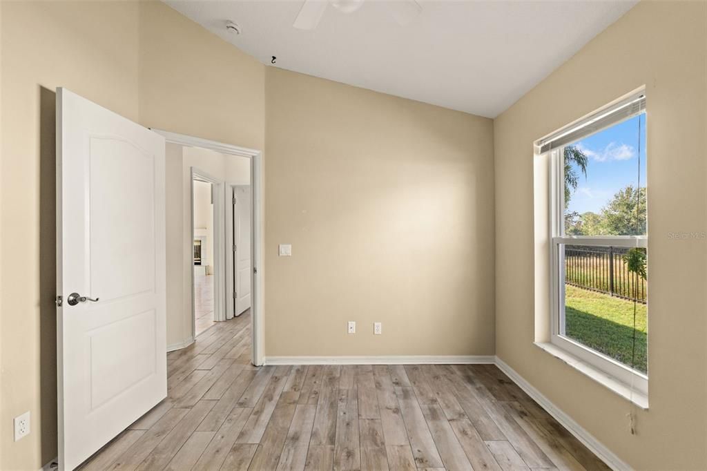 For Sale: $560,000 (4 beds, 3 baths, 2112 Square Feet)