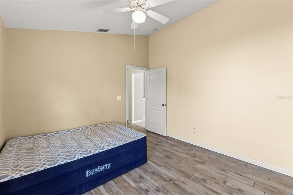 For Sale: $560,000 (4 beds, 3 baths, 2112 Square Feet)