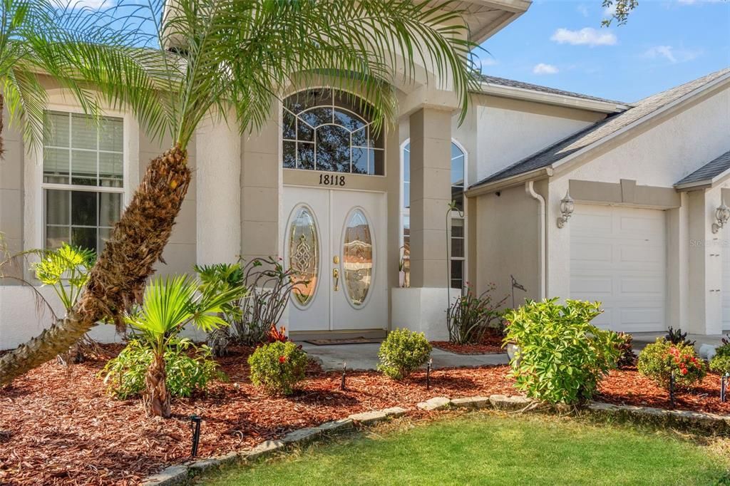 For Sale: $560,000 (4 beds, 3 baths, 2112 Square Feet)