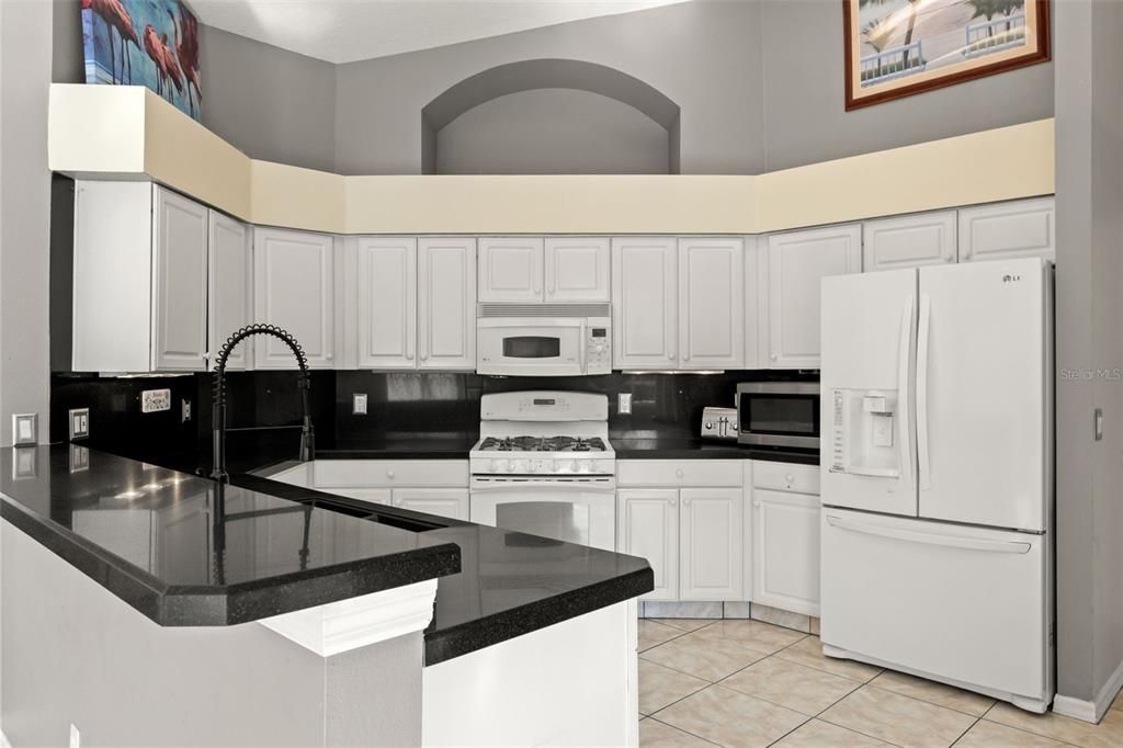 For Sale: $560,000 (4 beds, 3 baths, 2112 Square Feet)