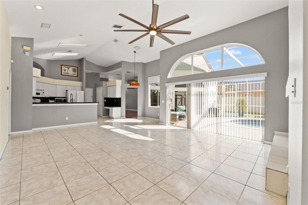 For Sale: $560,000 (4 beds, 3 baths, 2112 Square Feet)