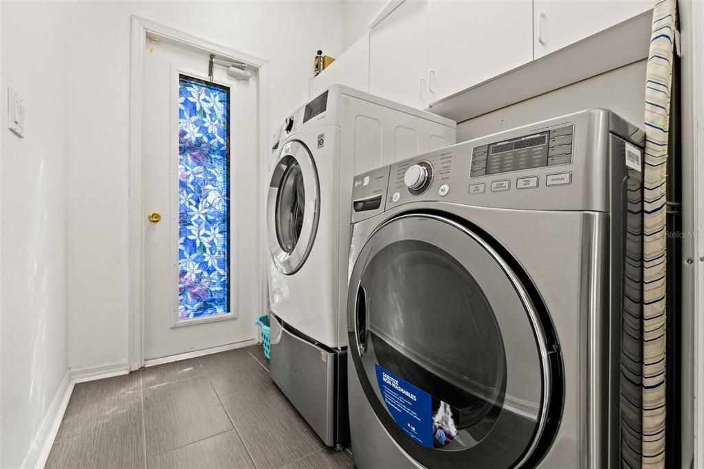 For Sale: $560,000 (4 beds, 3 baths, 2112 Square Feet)