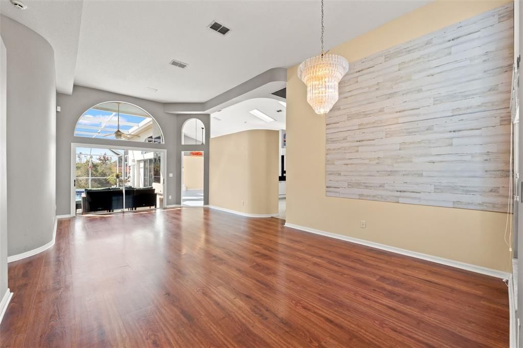 For Sale: $560,000 (4 beds, 3 baths, 2112 Square Feet)