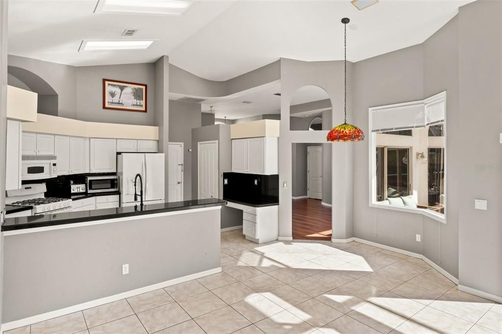 For Sale: $560,000 (4 beds, 3 baths, 2112 Square Feet)