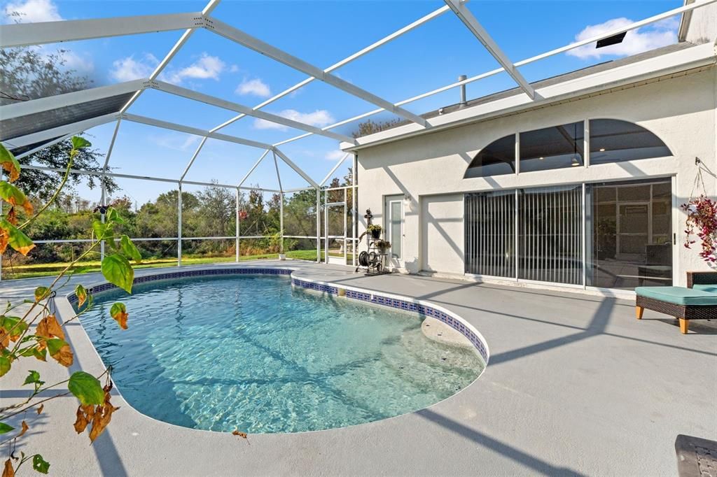 For Sale: $560,000 (4 beds, 3 baths, 2112 Square Feet)