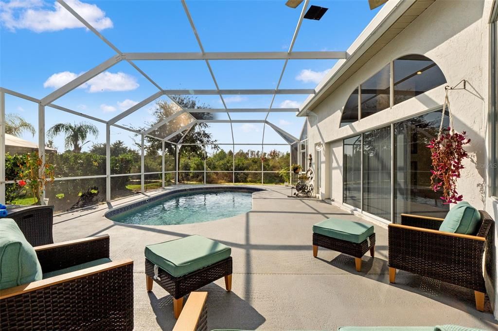 For Sale: $560,000 (4 beds, 3 baths, 2112 Square Feet)