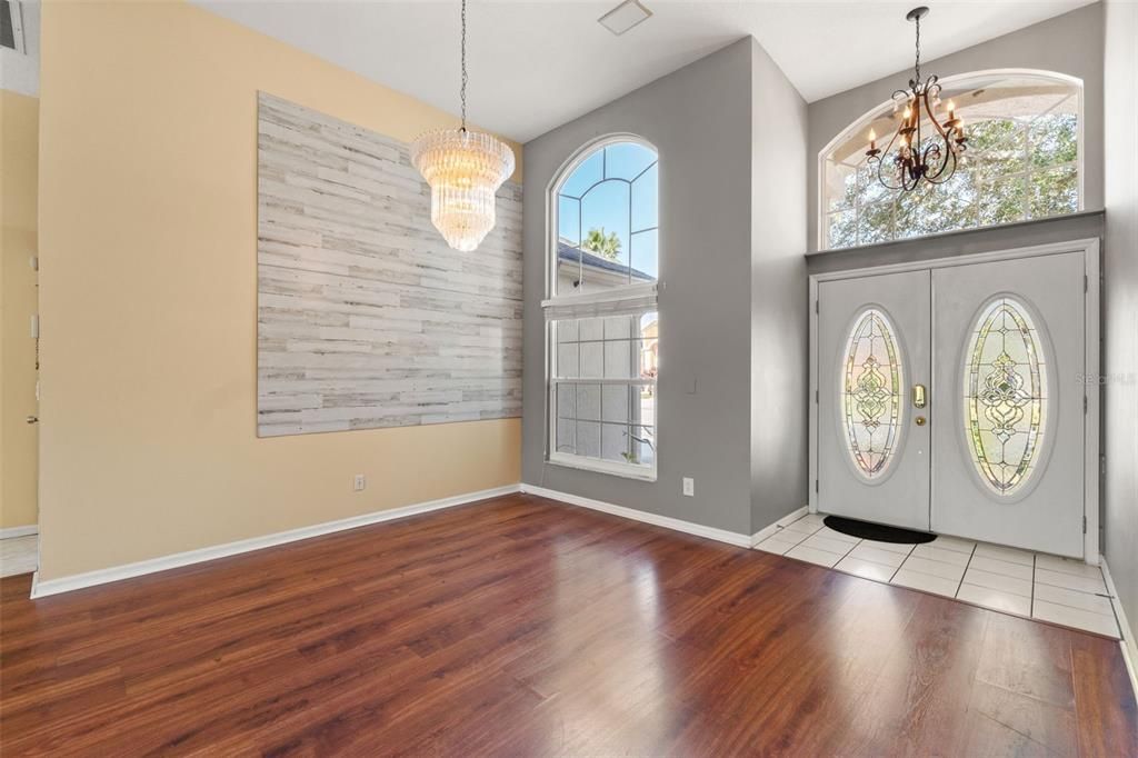 For Sale: $560,000 (4 beds, 3 baths, 2112 Square Feet)