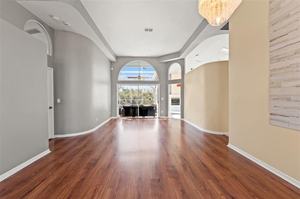 For Sale: $560,000 (4 beds, 3 baths, 2112 Square Feet)