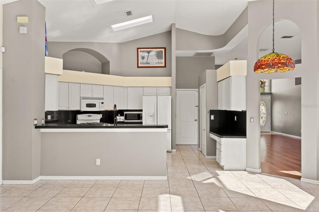 For Sale: $560,000 (4 beds, 3 baths, 2112 Square Feet)