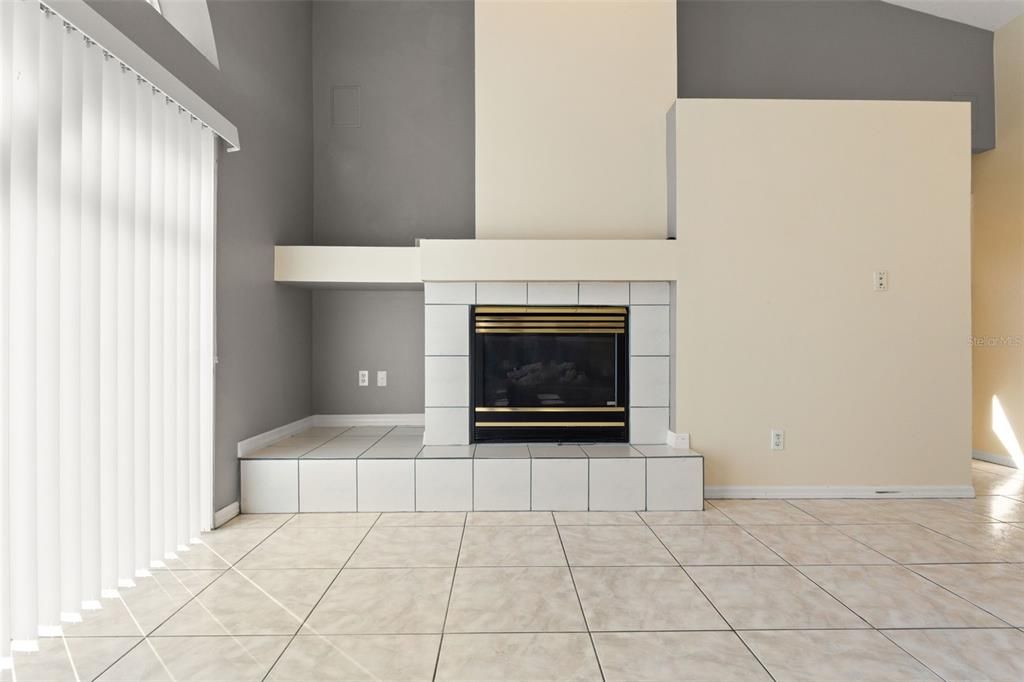 For Sale: $560,000 (4 beds, 3 baths, 2112 Square Feet)