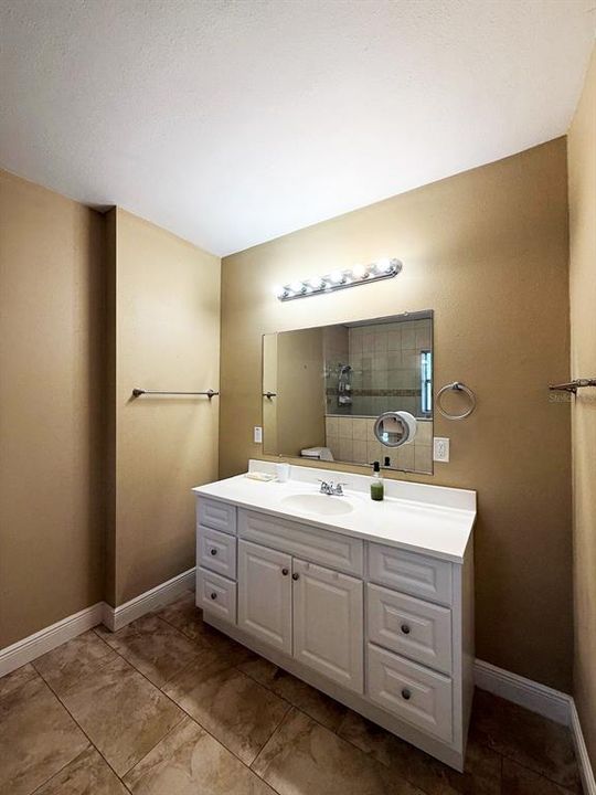 出租: $2,500 (3 贝兹, 2 浴室, 1738 平方英尺)