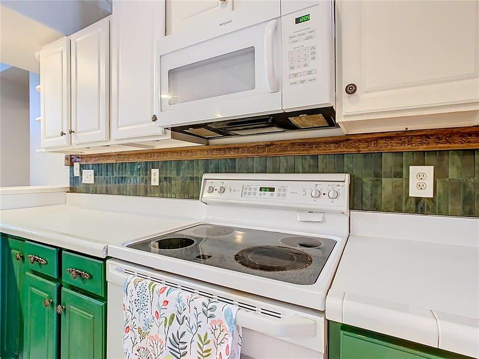 For Sale: $425,000 (3 beds, 2 baths, 2378 Square Feet)