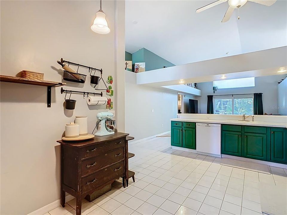 For Sale: $425,000 (3 beds, 2 baths, 2378 Square Feet)