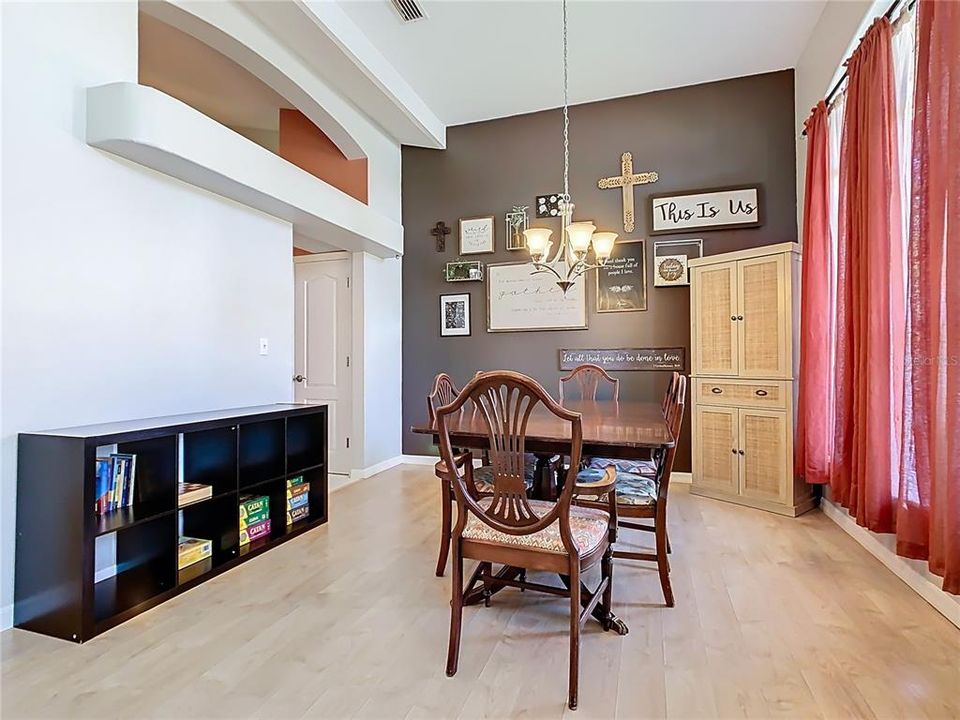 For Sale: $425,000 (3 beds, 2 baths, 2378 Square Feet)