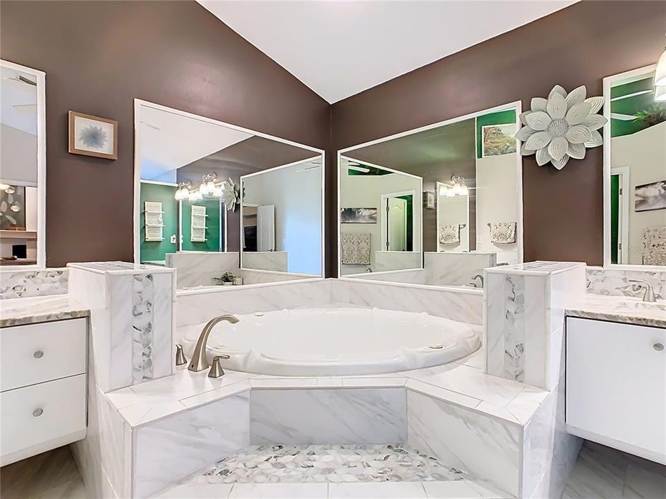 For Sale: $425,000 (3 beds, 2 baths, 2378 Square Feet)