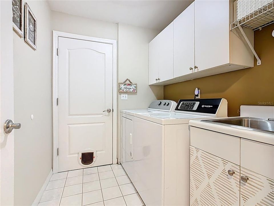 For Sale: $425,000 (3 beds, 2 baths, 2378 Square Feet)