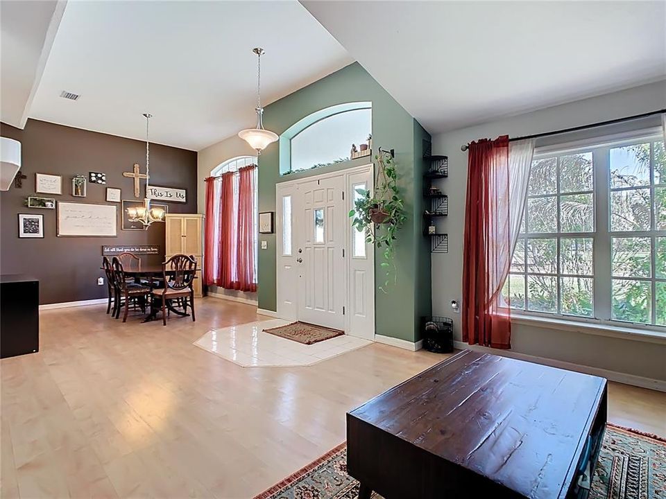 For Sale: $425,000 (3 beds, 2 baths, 2378 Square Feet)