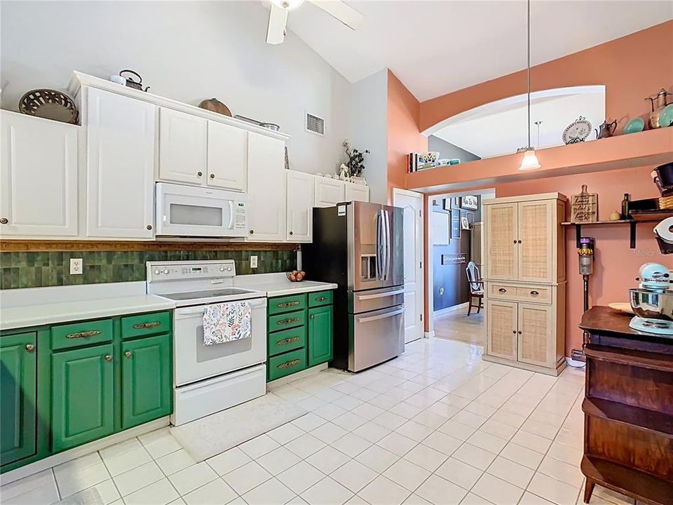 For Sale: $425,000 (3 beds, 2 baths, 2378 Square Feet)