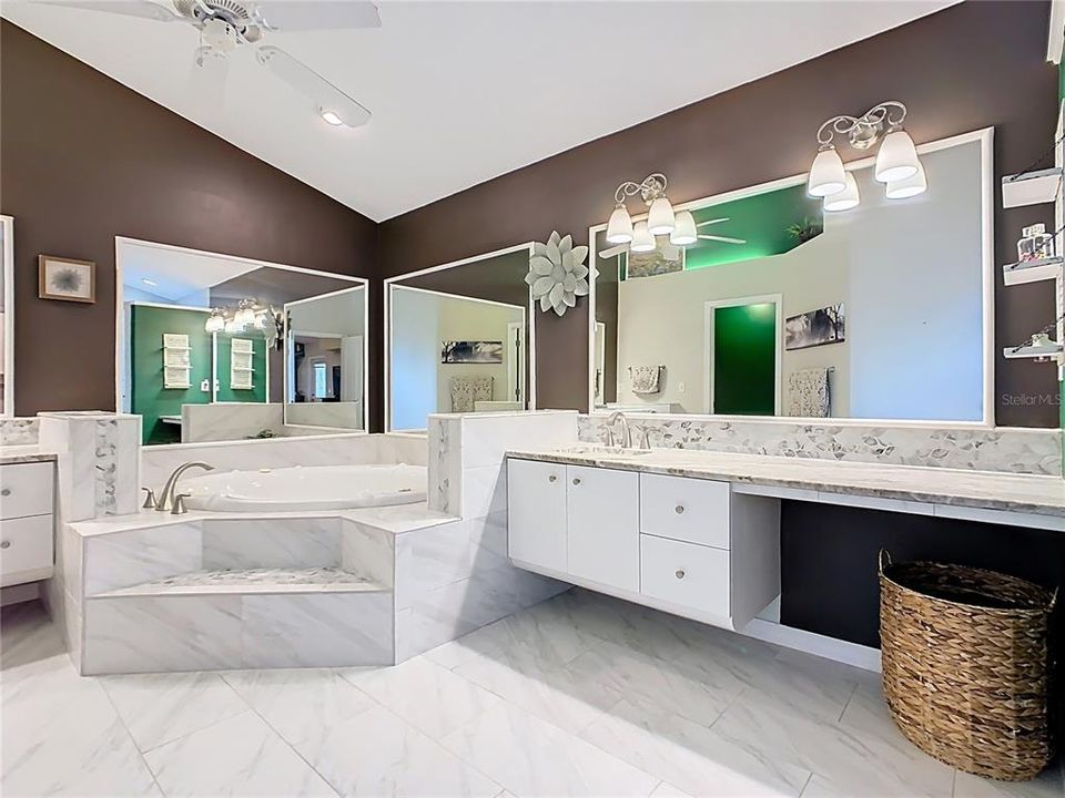 For Sale: $425,000 (3 beds, 2 baths, 2378 Square Feet)