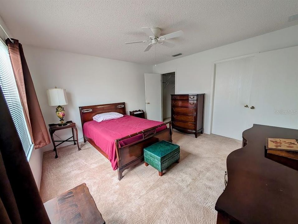 For Sale: $225,000 (1 beds, 1 baths, 875 Square Feet)