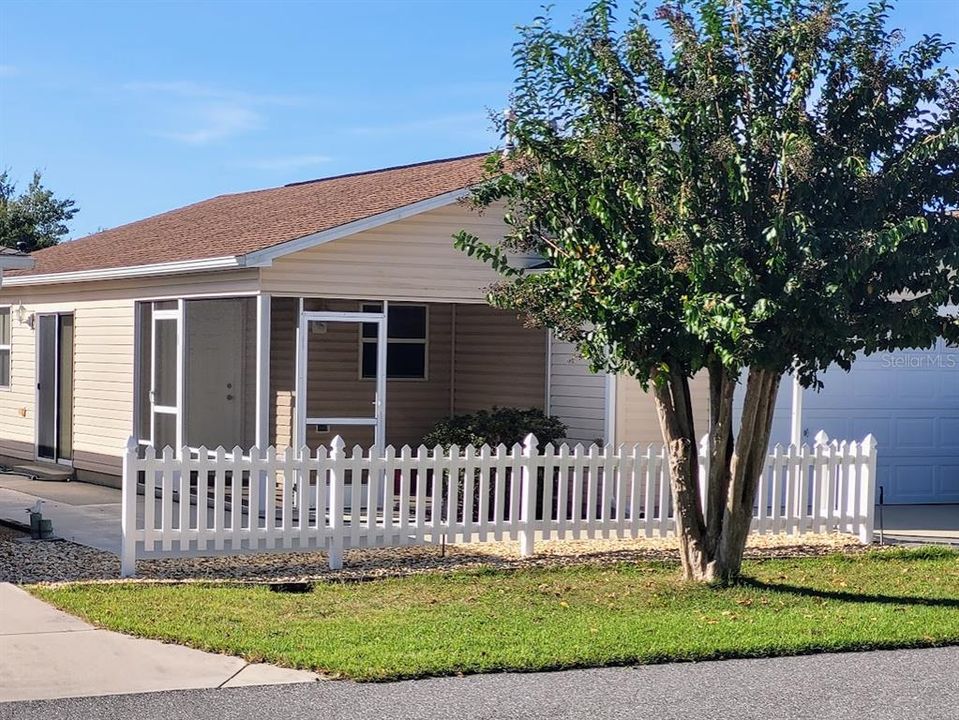 For Sale: $225,000 (1 beds, 1 baths, 875 Square Feet)