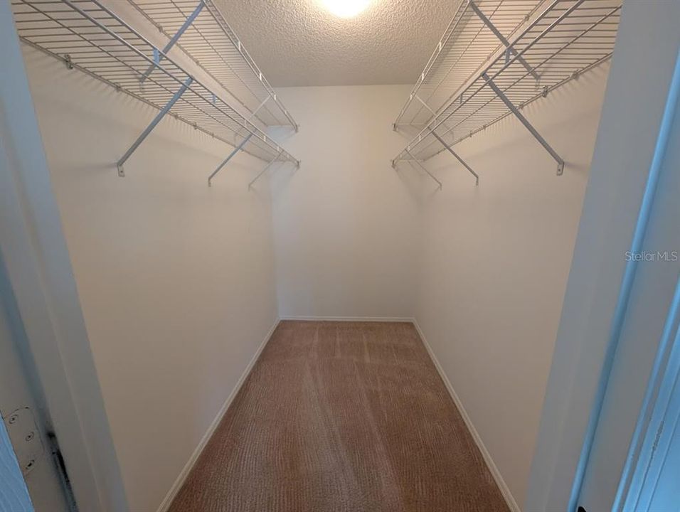 For Sale: $225,000 (1 beds, 1 baths, 875 Square Feet)