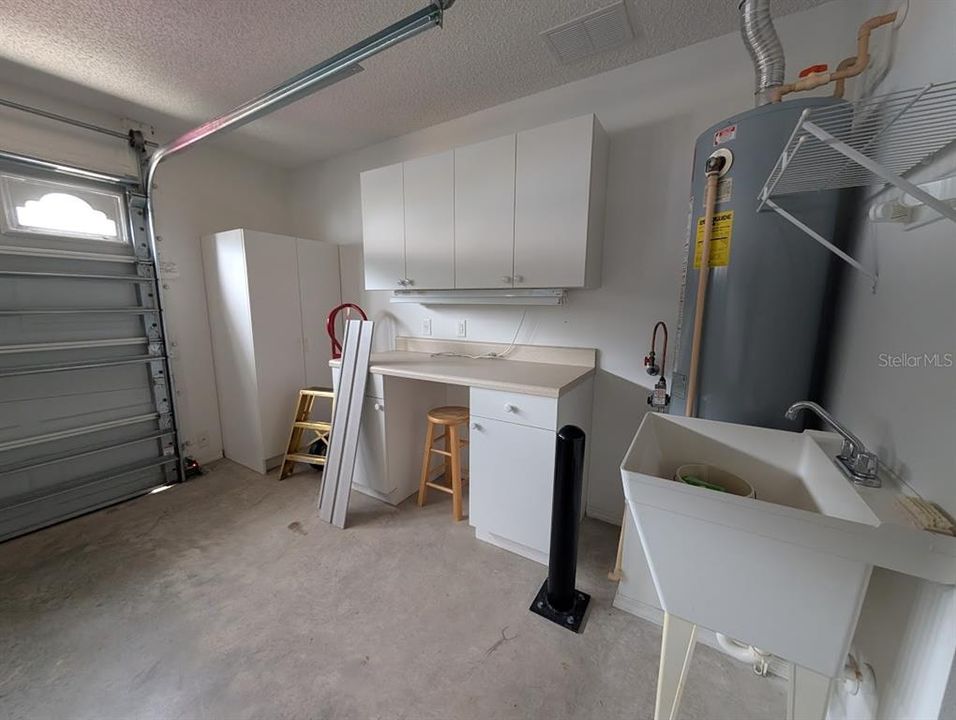 For Sale: $225,000 (1 beds, 1 baths, 875 Square Feet)