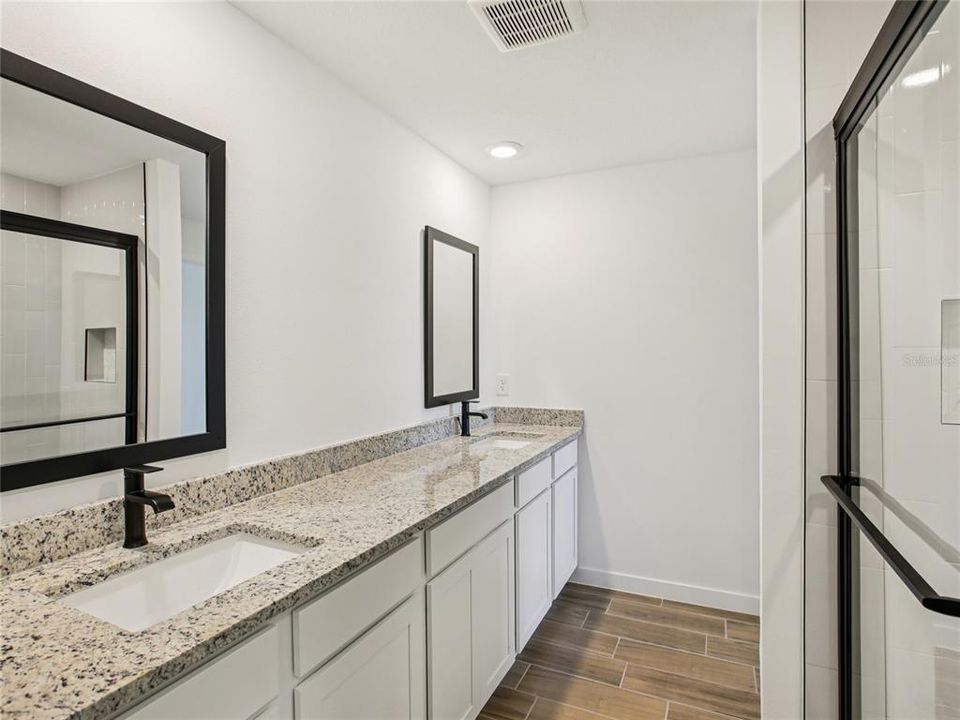 For Sale: $332,900 (3 beds, 2 baths, 1498 Square Feet)