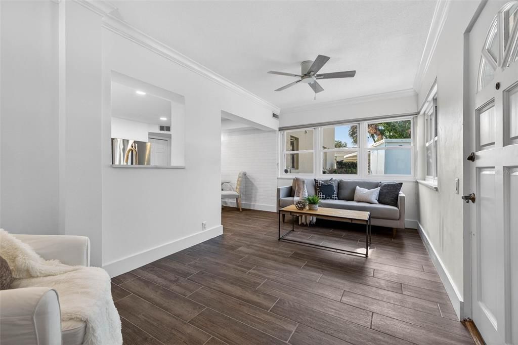 For Sale: $349,000 (2 beds, 2 baths, 1600 Square Feet)