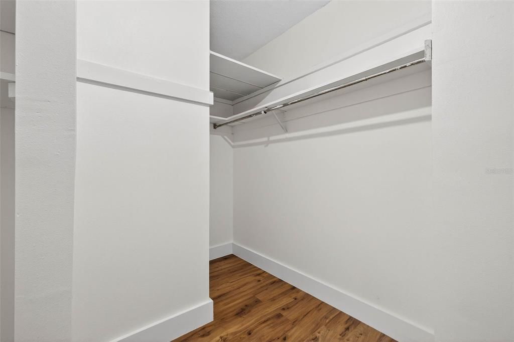 For Sale: $349,000 (2 beds, 2 baths, 1600 Square Feet)