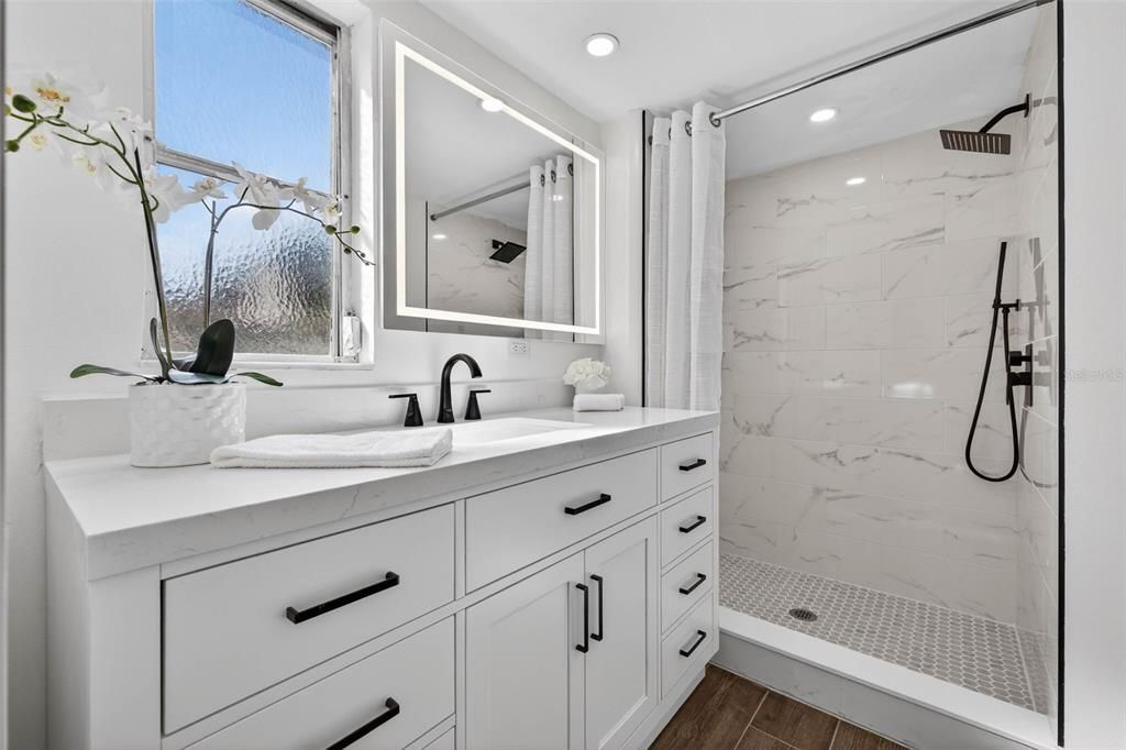 For Sale: $349,000 (2 beds, 2 baths, 1600 Square Feet)