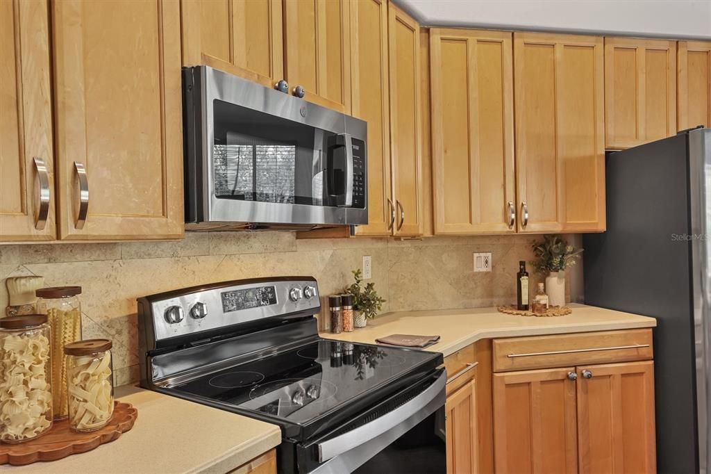 En Venta: $650,000 (4 camas, 3 baños, 2557 Pies cuadrados)